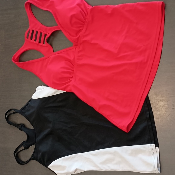 Workout Tops with Removable Pads - Picture 1 of 3